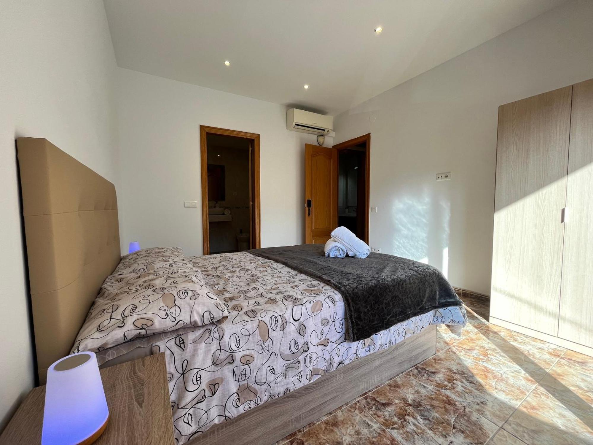 Amplio Apartamento, 5 Camas Сант Естеве Сесровирес Екстериор снимка